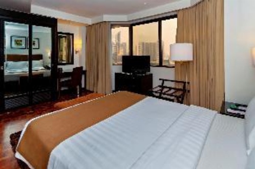 City Garden Hotel Makati image 3
